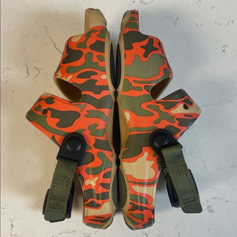CROCS CLASSIC ALLTERRAIN CAMO SANDAL Kids Orange Camo Strap Sandals SZ Junior 3 - Picture 8 of 17